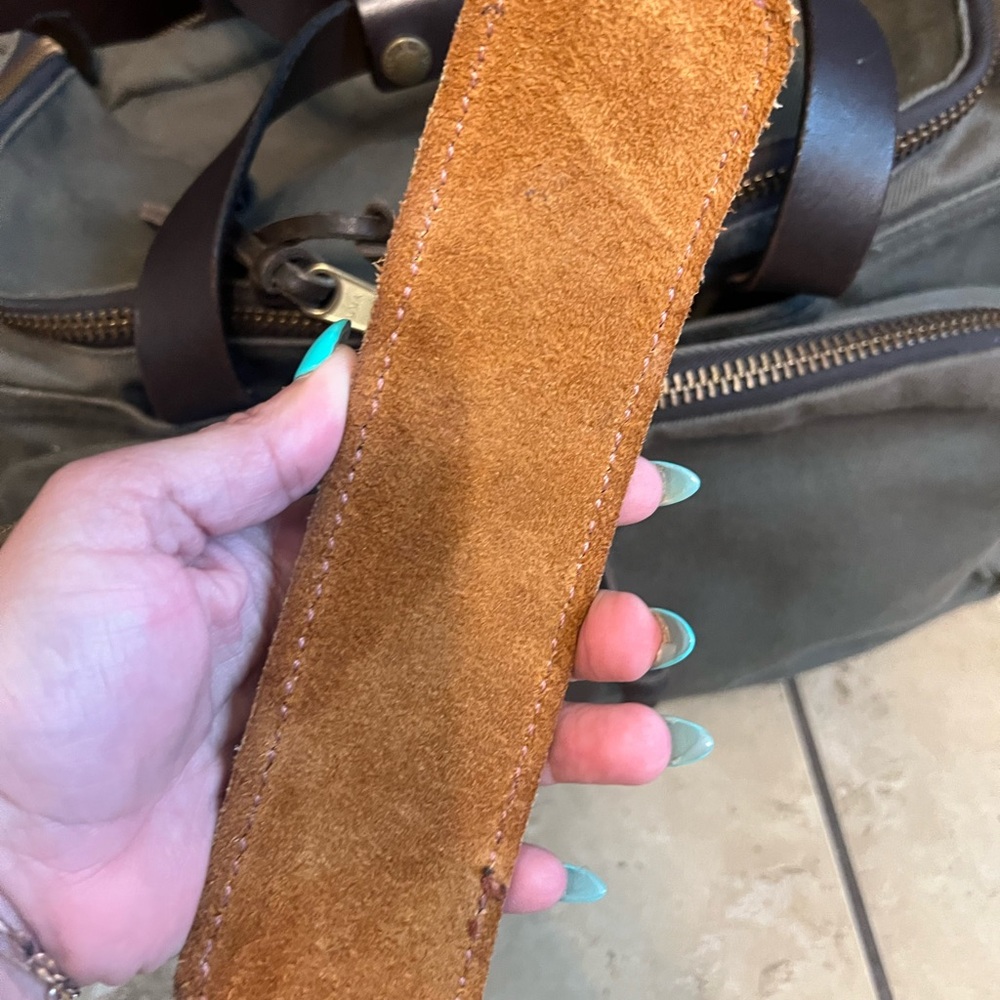 Filson Sportsman Utility Style 266 Bag in Otter Green - Picture 8 of 16